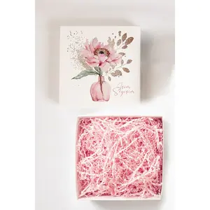 Boîte cadeau vide personnalisée blanche avec motif floral et nom, ensemble cadeau élégant 20x20 & 25x30 - Product Image 1