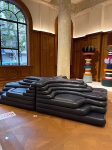 Divano Modulare Componibile in Pelle Industriale Effetto Invecchiato con Finitura Olio e Cera, Stile Retrò, per Saloni di Bellezza - Product Image 6