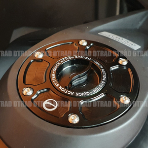 Tapa de Tanque de Combustible sin Llave de Aleación de Aluminio CNC para Motocicleta DTRAD, para <span class=keywords><strong>DUCATI</strong></span> <span class=keywords><strong>Multistrada</strong></span> <span class=keywords><strong>V4</strong></span>/V4S/Pikes Peak/RS V2 950/<span class=keywords><strong>1200</strong></span>/1260 Enduro - Product Image 3