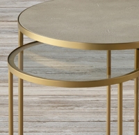 Table d'appoint ronde imbriquée de style moderne américain avec base en métal et dessus en galuchat