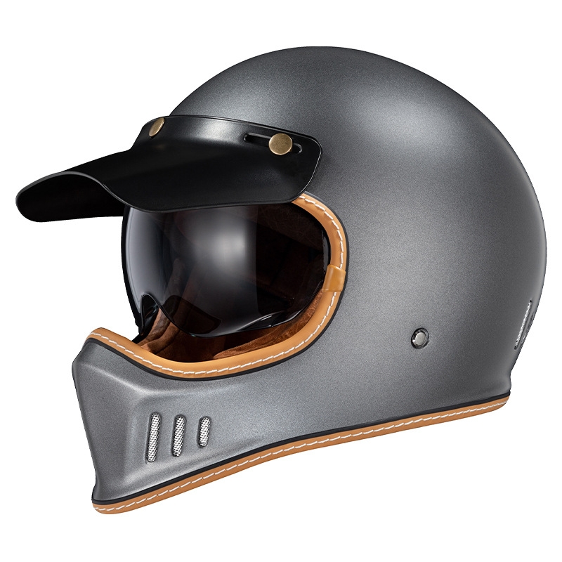 Casque gris métallisé avec visière couleur thé