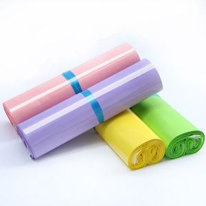 Sacs d'expédition en polyéthylène personnalisés à colle forte, sacs postaux PE inviolables et opaques, enveloppes de livraison sécurisées en plastique pour la logistique - Product Image 1
