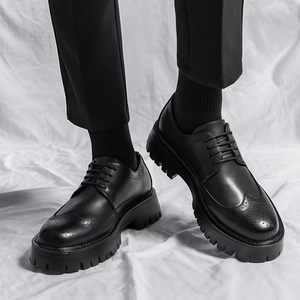 Chaussures habillées italiennes de luxe authentiques pour hommes, décontractées, en maille, à lacets, pour le bureau et les occasions formelles estivales - Product Image 4
