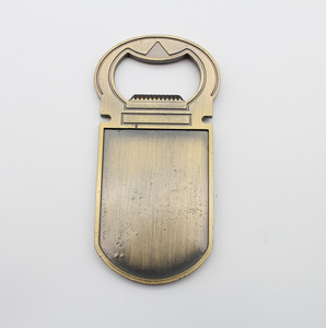 Abridor <span class=keywords><strong>de</strong></span> Botellas Metálico Antiguo con Diseño del <span class=keywords><strong>Castillo</strong></span> <span class=keywords><strong>de</strong></span> <span class=keywords><strong>Peles</strong></span> <span class=keywords><strong>de</strong></span> Rumania, Imán para Refrigerador, Recuerdo Turístico, Personalizable al por Mayor - Product Image 4
