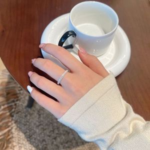 Anillo de Eternidad de Plata de Ley de Alta Calidad con Diseño Clásico Dylam, 3 Capas, con Piedras de Moissanita D VVS1, Anillos de Boda Únicos - Product Image 4