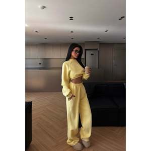 Ropa Deportiva de Invierno Transpirable con Lavado Ácido, Personalizada, Estampada, Bordada, con Pedrería y Sublimación - Product Image 3