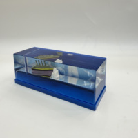 Presse-papiers liquide transparent en acrylique avec figurine flottante miniature, motif Père Noël, marque EAGLE, souvenir d'attraction touristique