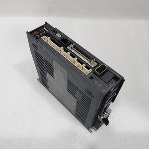 Amplificateur de Commande de Capteur Industriel Melservo J3 MR-J3-10A Équipement Électrique Neuf pour l'Automatisation Industrielle - Product Image 2