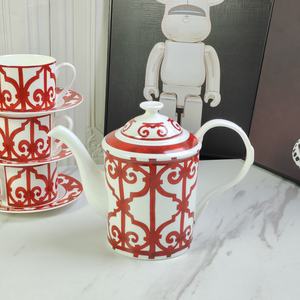 Service à thé vintage en céramique rouge, 6 tasses, 6 soucoupes, théière, pot à lait, sucrier, ensemble de tasses à café en porcelaine de Noël - Product Image 2