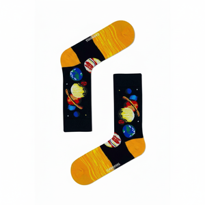 Calcetines unisex coloridos y transpirables para uso diario en verano con estampado de sol y planetas - Product Image 2
