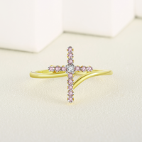 Bague de fiançailles en argent sterling 925 avec croix au design unique en or blanc et zircon cubique lavande, collection Infinity de Rings Factory