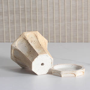 Vaso in Ceramica Rustica Wabi Sabi con Sottovaso e Finitura Naturale per Casa e Giardino - Product Image 4