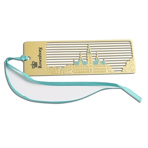 Marcapáginas de Metal Dorado Rectangular Verde con Diseño Hueco y Borla, Marca Privada - Product Image 5