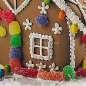 <span class=keywords><strong>Biscuits</strong></span> en forme de maison en pain d'épices et bonbons sous film rétractable sur les machines d'emballage de <span class=keywords><strong>biscuits</strong></span> provenant de fours <span class=keywords><strong>industriels</strong></span> - Product Image 4