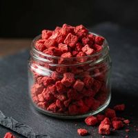 Cubes de fraises lyophilisées 100% purs, sans additifs, matière première pour la transformation alimentaire