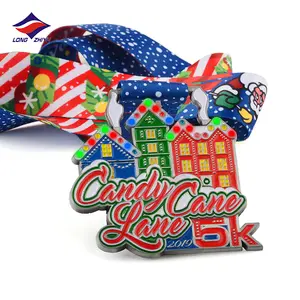 Longzhiyu Candy Cane Lane Colorful House Custom Metal Soft Enamel Zinz Alloy Christmas Festival Medal