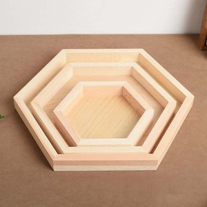 Personalizzato semplice geometrico Pino esagonale vassoio in <span class=keywords><strong>legno</strong></span> intagliato a mano incisione per la cottura fotografia oggetti di scena di stoccaggio materiale di <span class=keywords><strong>legno</strong></span> - Product Image 1