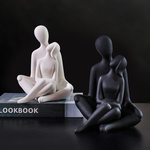 Statuette en céramique, sculpture artisanale en porcelaine, couple enlacé, décoration d'étagère, de <span class=keywords><strong>table</strong></span> ou de bureau, art <span class=keywords><strong>déco</strong></span> pour le salon - Product Image 1