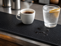 Tapis de bar en PVC souple personnalisable, résistant à l'eau, isolant thermique, écologique, certifié CE, accessoires de bar jetables pour utilisation en pub