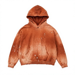 Sweat-shirt à capuche surdimensionné pour homme, orange, effet peinture vieillie, style streetwear, en molleton personnalisé, vêtement décontracté et tendance - Product Image 1