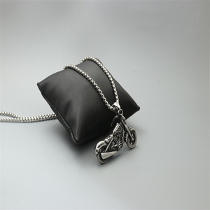 Yunnique – collier pendentif moto en acier inoxydable, bijoux unisexes, cadeau - Product Image 3