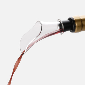 MUYI 2024 Juego de Regalo de Accesorios para Vino con Tapón <span class=keywords><strong>y</strong></span> Vertedor al Vacío de Silicona Ecológica de Grado Alimenticio - Product Image 3