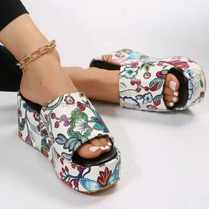 Summer Collection Large Size Women's Round <b>Head</b> Wedge Slippers Sandals Classic One-Line Embroidery Platform Heeled <b>Style</b> - Product Image 4