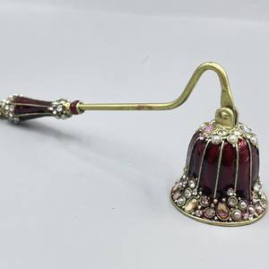 Apagavelas Ceremonial Dorado, Agrega un Toque de Lujo a la Decoración de tu Mesa de Shabat - Product Image 4