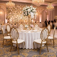 Chaises de banquet modernes en métal doré, élégantes chaises de mariage en acier inoxydable avec pieds courbes pour salle de bal d'hôtel et espace événementiel