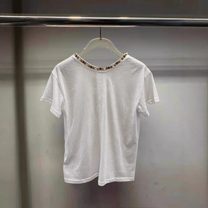 Camiseta de manga corta con cuello redondo y cuentas de color liso para mujer, top básico elegante y único - Product Image 3