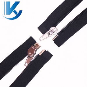 Cremallera de bobina de nailon de longitud personalizada #5 Deslizador de bloqueo automático Cremallera de plástico de extremo abierto Personalizable de fábrica - Product Image 5