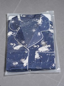 Ensemble de pyjamas en satin pour femmes à la mode en stock pyjamas en soie de glace en satin pour femmes minces à manches longues pyjamas à motif imprimé pour femmes - Product Image 6