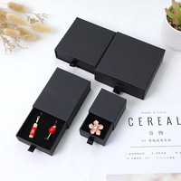 Boîtes d'emballage pour bijoux artisanales avec logo personnalisé, écologiques, luxueuses, petites boîtes cadeaux en papier pour bijoux