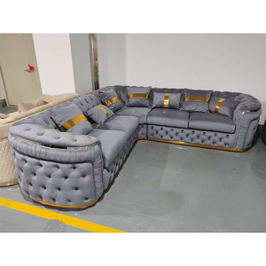 Juego <span class=keywords><strong>de</strong></span> Sofás Chesterfield <span class=keywords><strong>de</strong></span> Lujo Europeo, Patas en Oro Rosa, Tapizado en Terciopelo Blanco con Botones, Muebles para Sala <span class=keywords><strong>de</strong></span> Estar, Venta Directa <span class=keywords><strong>de</strong></span> Fábrica - Product Image 1