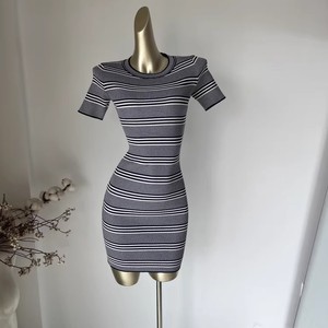 Robe longue en maille pour femme, coupe trapèze, taille haute, ajustée, manches courtes, col rond, en tissu respirant, décontractée, pour l'été, transparente - Product Image 3