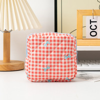 Tas Makeup Klasik Bentuk Hati untuk Perjalanan, Motif Stroberi Persik Bunga, Kantong Penyimpanan Poliester dengan Ritsleting, Tersedia