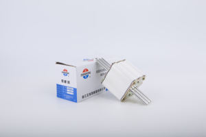 Fusible à contact en forme de couteau en plastique de la série Zhenghao RT0-600, vente en gros, tube carré, indicateur de liaison fusible, fil radial, basse tension - Product Image 6