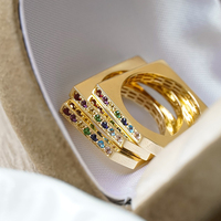 Bague carrée Aazuo vintage en or jaune massif 18 carats avec lignes arc-en-ciel et saphirs naturels sertis pavé – Cadeau de luxe pour femme, idéal pour mariage