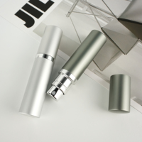 Fabrication sur mesure de flacons de parfum en métal de luxe vides de 5 ml, vaporisateur atomiseur rechargeable avec boîte