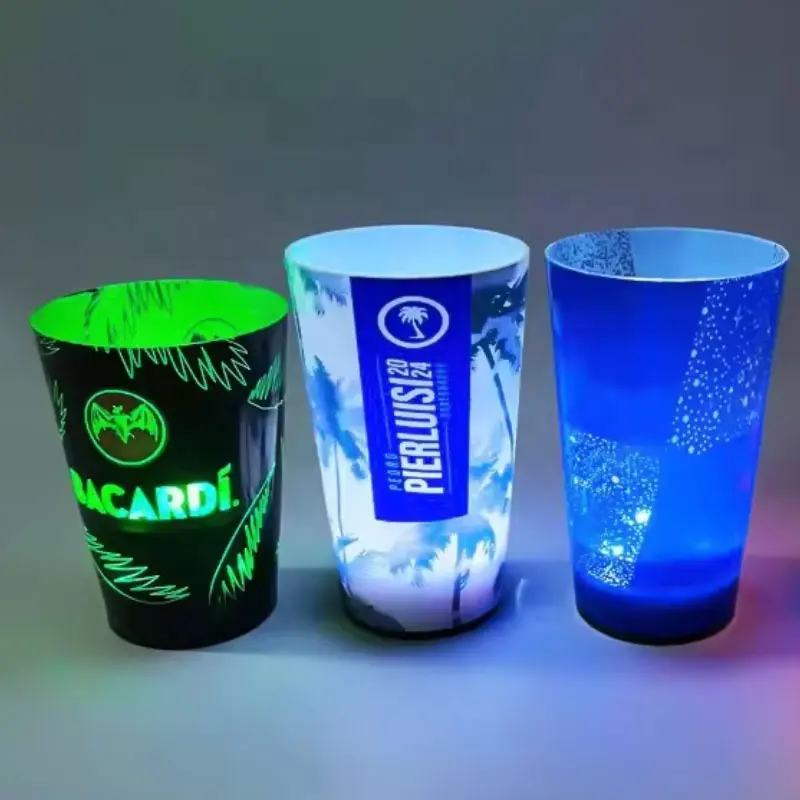 Cangkir LED bercahaya kaca menyenangkan minum Sensor air keamanan makanan untuk promosi Festival