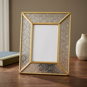 Espejo de Pared Rectangular con Marco de Metal Dorado y Cristal Floral Grabado, Decoración Glamurosa - Product Image 1