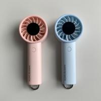 Ventilateur de poche rechargeable 5000 mAh, mini ventilateur portable avec affichage numérique et crochet pour les voyages, 100 vitesses, affichage numérique