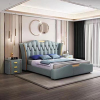 Modernes Erwachsenen-Schlafzimmermöbel Komfortables Beige Kuhlederbett mit Goldverzierung Doppelbett mit Pneumatischer Struktur Luxusausführung
