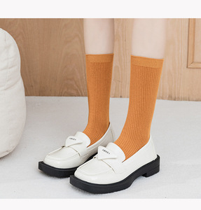 <span class=keywords><strong>Chaussettes</strong></span> Mi-Mollet Double-Aiguille Personnalisées en Gros, <span class=keywords><strong>Chaussettes</strong></span> en Coton Style Écolière Japonaise, <span class=keywords><strong>Chaussettes</strong></span> <span class=keywords><strong>Hautes</strong></span> pour Femme - Product Image 6