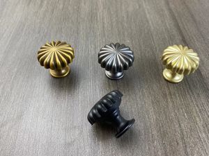 Poignée de meuble Oukali moderne, bouton de tiroir en alliage de zinc, forme champignon, nickel brossé, à trou unique - Product Image 1