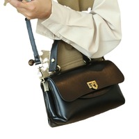 Sac à main en cuir véritable pour femme, nouveau style vintage OL 2026, avec large bandoulière, tendance et polyvalent