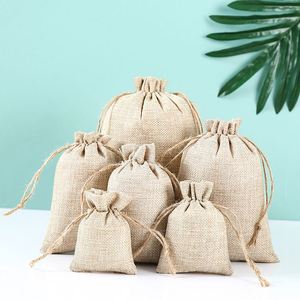 Sac en toile de jute de haute qualité 13x18cm, impression de logo, sacs en jute durables, pochette récupérable, idéal pour l'emballage cadeau, bonbons de Noël - Product Image 2
