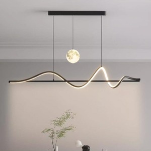 Lustre moderne nordique à bande longue avec hauteur réglable, luminaire suspendu en fer de taille moyenne à LED pour salle à manger et bar - Product Image 1