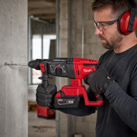 Kit combiné d'outils Milwaukee Fuel, 8 outils électriques avec batteries, chargeur et sac de transport