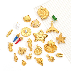 Amuletos costeros dorados | Colgante de acero inoxidable chapado en oro PVD de 18 quilates para hacer joyas DIY | Impermeable Hipoalergénico y duradero - Product Image 2